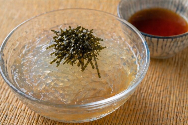 静岡県の焼津・藤枝・御前崎エリアのご当地グルメである、ところてんの画像です。