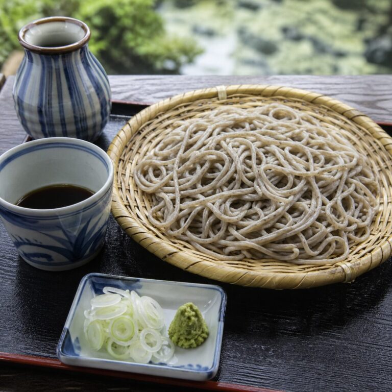 静岡県の沼津・伊豆半島のご当地グルメの修善寺蕎麦の画像です。